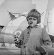 Griechisches Kind mit Tuberkulose zur Erholung in der Schweiz, 1956