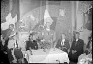 Henri Guisan bei Gedenkanlass für von den Nazis hingerichtete Widerstandskämpfer, 1948