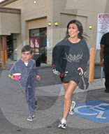 PEOPLE -  Kourtney Kardashian rennt ihrem Sohn Mason hinterher