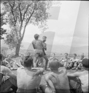 Lehrlinge beim Boxen; 1943