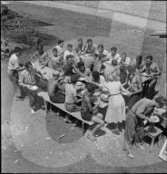 Lehrlingslager; Lehrlinge beim Essen; 1943