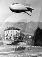 Grenzmarkierung durch Fesselballon, 1945