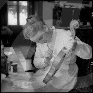 Brigitte Ueberwasser, Geigenbauerin, 1955