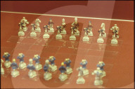 Antike Schachfiguren aus Keramik