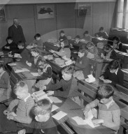 Herstellung des Abzeichens für das Pestalozzidorf, uster 1949