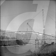 Bau einer Brücke, Pipeline über die Rhone; 1963