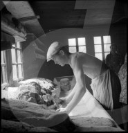 Männer beim Brotbacken in St. Luc, Wallis, 1941