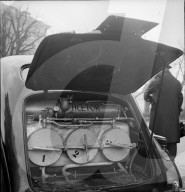 Schweiz 1941: Auto fährt wegen Benzinmangel mit Aceton 