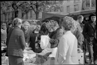 Textilien au dem Flohmarkt in Genf 1972