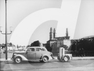 Benzinmangel in der Schweiz 1940: Auto mit Holzgas-Generator