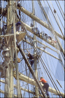 Segelschüler in der Takelage der "Sedov" 1990
