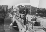 Schweizer Lastwagenkonvoi verlässt Genf; 1941
