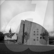 Alte und neue Kirche, Lommiswil 1968