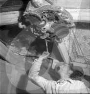Restaurationsarbeit in der Kathedrale Freiburg 1949