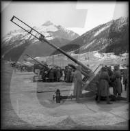 Fliegerabwehr: Geschütze in Stellung, Zuoz 1957