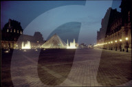 Louvre und Glaspyramide, Paris 1989