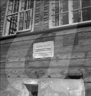 Rauchverbot wegen Föhn; Schild an Haus im Haslital, 1941