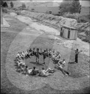 Lehrlinge beim Boxen; 1943