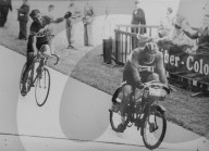 Fernfahrt Bordeaux-Paris 1953: Sieger Ferdi Kübler mit Derny-Fahrer Wambst