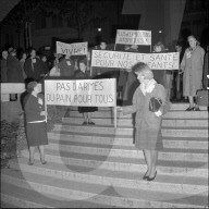 Frauen demonstrieren gegen atomare Aufrüstung; 1962