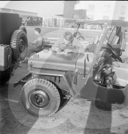 Rekruten mit Armee-Jeeps, Thun 1950