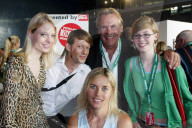 Mascha Santschi, Michael von der Heide, Edith Hunkeler, Pepe Lienhard und seine Tochter Lara 2004