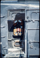 Schwimmweste hängt in Eingang zu Unterseeboot 1985