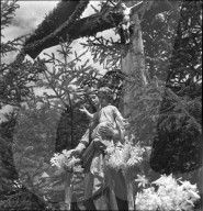 Statue der Jungfrau Maria mit dem Kind, 1942