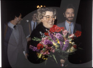 Lilian Uchtenhagen mit Blumen und Ehemann Ambros; Bundesratswahlen 1983