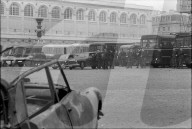 Studentenunruhen in Paris 1968: Ausgebranntes Auto-Wrack