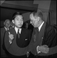 Prinz Akihito mit dem japanischen Botschafter in Bern, 1953