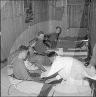 Rekruten bei der Blutspende, 1955