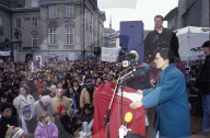Demonstration für Christiane Brunner: Barbara Haering am Rednerpult 1993