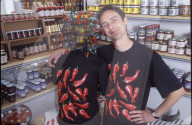 Marc Hälg in seinem Chili-Geschäft 1996