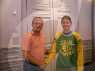 Schweizer Rätselmeisterschaft 2005: Werner De Schepper gratuliert Lilian Scherrer