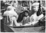 König George V. mit Enkelin Elizabeth und Gattin Mary, ca. 1935