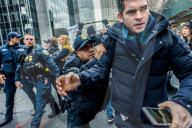 NEWS - New York: Tumult an Demo gegen Ausschaffung
