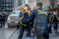 NEWS - New York: Tumult an Demo gegen Ausschaffung