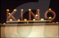 Mit Räbenlichtern dekoriertes Kino Logo; Richterswil 1981