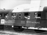 Französische Internierte verlassen die Schweiz; 1945