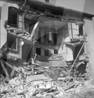 WK 2: Bombardierung; zerstörtes Wohnhaus, 1945