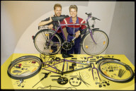 Joe Erdin Ganz und Ehefrau Barbara Ganz vor zerlegtem City-Bike 1991