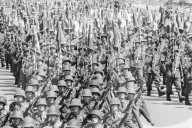 Militärischer Umzug an den Armeetagen der Expo 1964