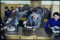 Heinrich Schnyder in Kantine der landwirtschaftlichen Schule Schwand, 1984