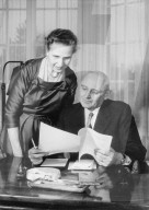 Friedrich Traugott Wahlen mit seiner Ehefrau