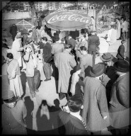 Coca-Cola Verkauf während Fussballspiel; 1949