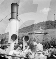 Bielersee, Menschen auf Dampfer; 1955