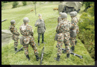 Korpskommandant Franchini besucht Flakschützen, 1982