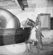 Herstellung Karton, Pappe aus Altpapier; 1943