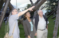 Christoph Blocher besucht die Tell-Aufführung auf dem Rütli 2004